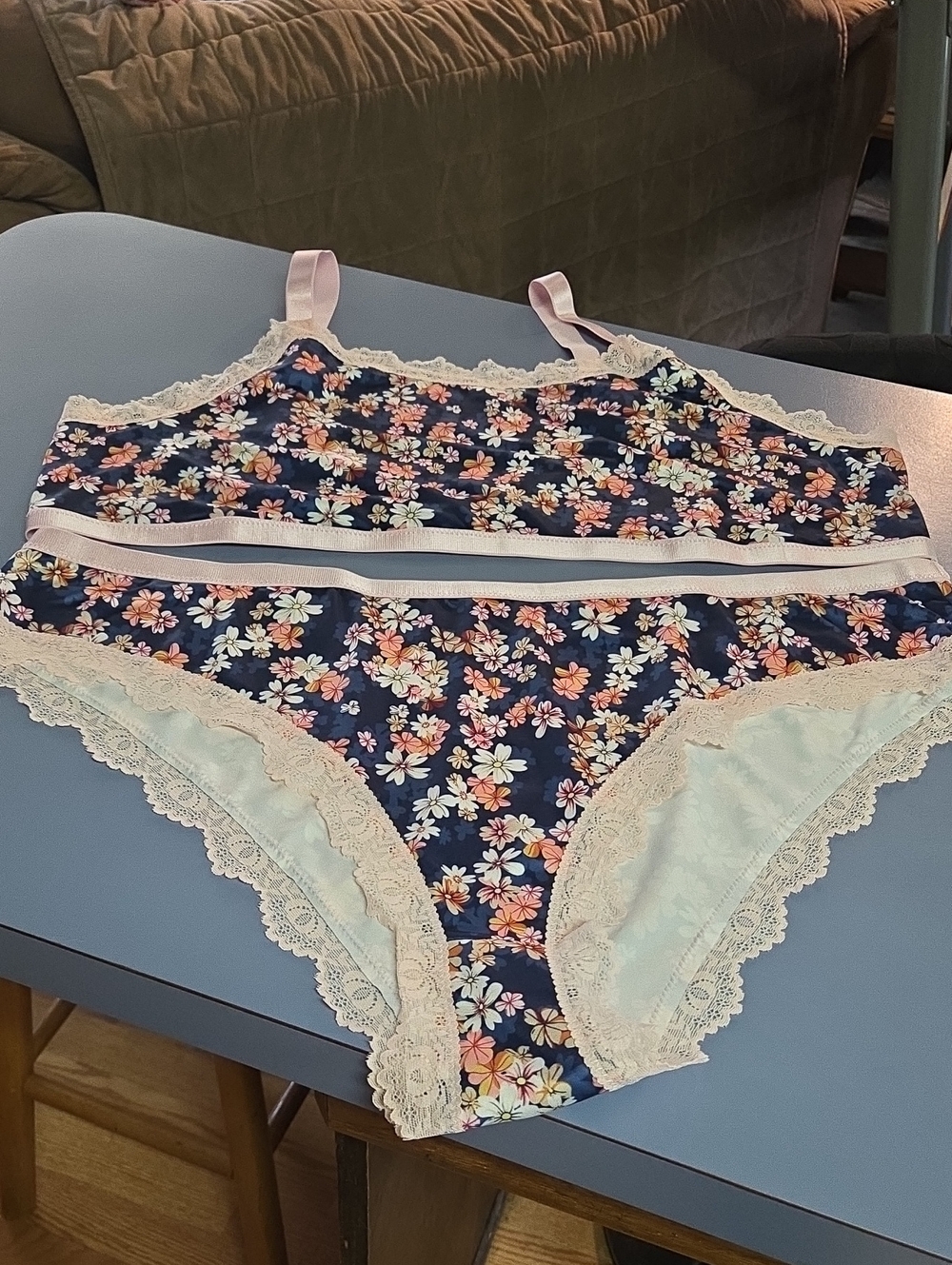 NWT Floral Lace Trim Bralette & Bikini Set - Navy Floral